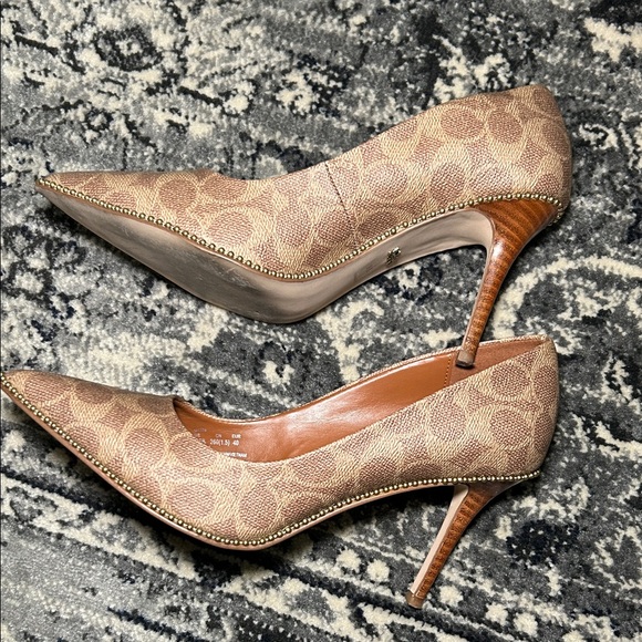 Coach Waverly Pumps Tan Patterned Heels - Picture 2 of 6